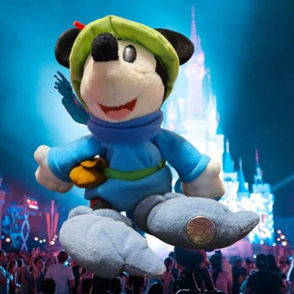 Disney World 2000 Brave Little Tailor Mickey Mouse Millennium Bean‎ Bag - Picture 1 of 3